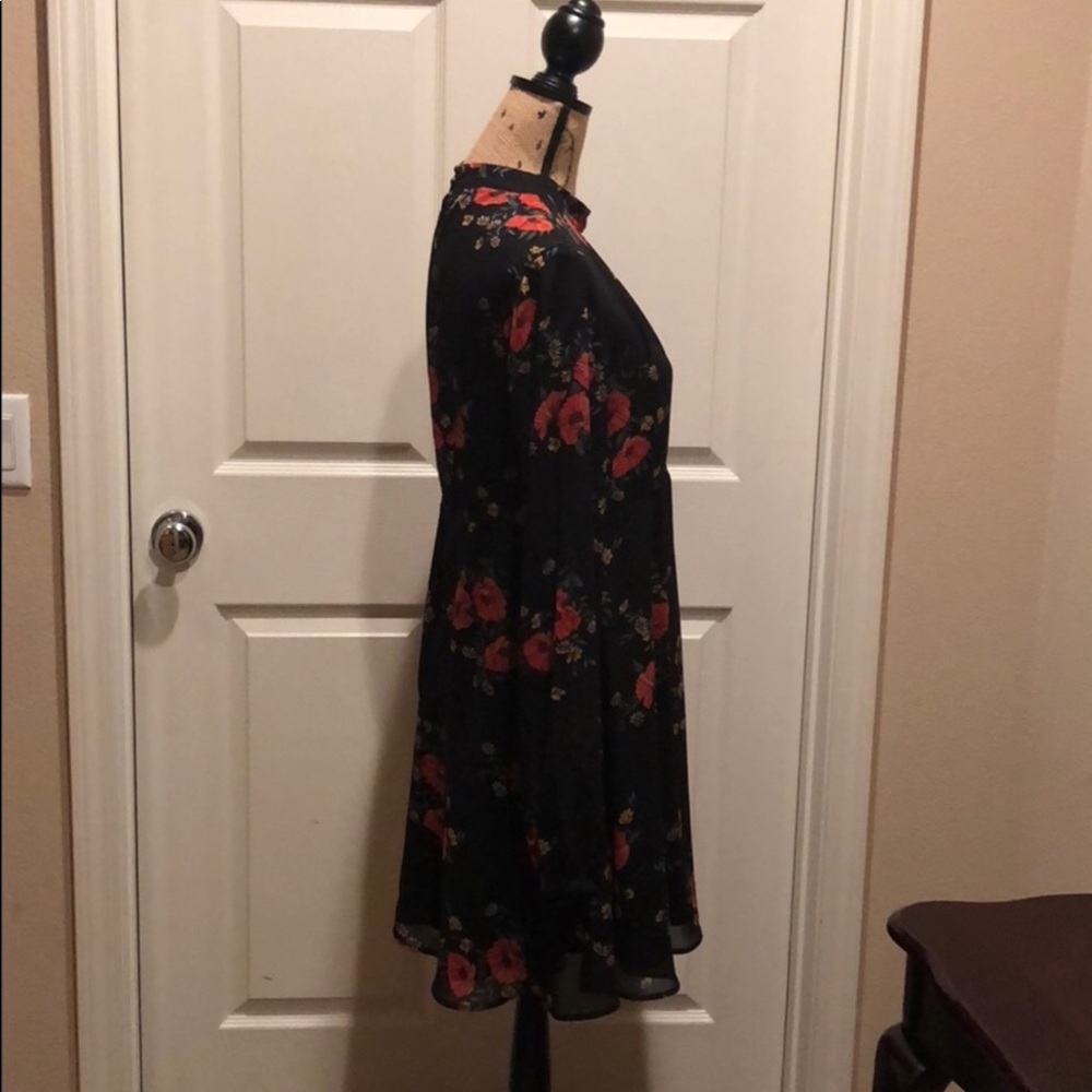 Black floral print dress - Picture 3 of 4